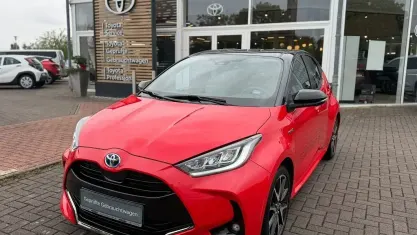 Gebraucht Toyota Yaris Hybrid Edition 116 PS (85 kW) 2021 Tokio fusion metallic, dach schw Kleinwagen