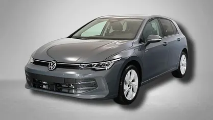 Neu VW Golf VIII Life 204 PS (150 kW) 2025 Delfingrau metallic delfingrau metallic Limousine