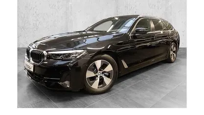 Gebraucht BMW 520 Efficient Dynamics 190 PS (139 kW) 2022 Schwarz Kombi