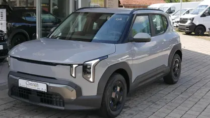 Neu Kia EV2 Air 108 kW (147 PS) 2026 Wolfgrau metallic SUV