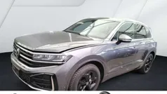 Grau Gebraucht 2024 VW Touareg R-line SUV | 59.990 € (Fairer Preis)