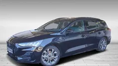 Schwarz, obsidianschwarz metallic Gebraucht 2024 Ford Focus ST-Line Limousine | 25.990 € (Guter Preis)