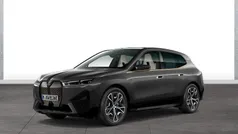 Grau Gebraucht 2023 BMW iX Executive SUV | 72.890 € (Fairer Preis)