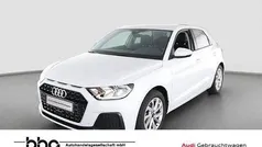 Gletscherweiß metallic Gebraucht 2024 Audi A1 Sportback Advanced Kleinwagen | 21.930 € (Superpreis)