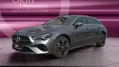 Grau Gebraucht 2023 Mercedes CLA200 Shooting Brake Kombi | 28.849 € (Fairer Preis)