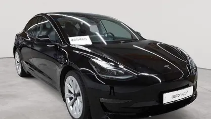 Solid black Gebraucht 2022 Tesla Model 3 Limousine | 26.290 € (Fairer Preis)