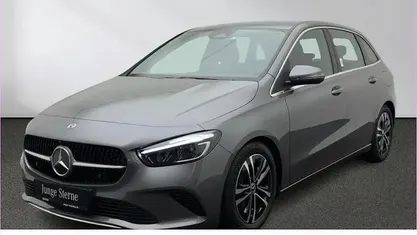 Gebraucht Mercedes B200 Advanced 163 PS (119 kW) 2025 Lack mountaingrau Van / Kleinbus