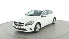 Weiß Gebraucht 2017 Mercedes A180 Style Limousine | 15.400 € (Fairer Preis)