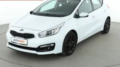 Weiß Gebraucht 2017 Kia Ceed Edition 7 Limousine | 10.690 € (Fairer Preis)