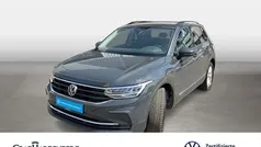 Grau Gebraucht 2021 VW Tiguan Life SUV | 30.555 € (Guter Preis)