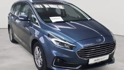 Gebraucht Ford S-MAX Titanium 190 PS (139 kW) 2022 Chromablau metallic Van / Kleinbus