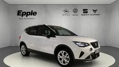 Weiss Gebraucht 2025 Seat Arona FR SUV | 23.990 € (Fairer Preis)