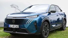 Blau Gebraucht 2025 Peugeot 3008 Allure SUV | 35.990 € (Guter Preis)