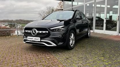 Second-hand Mercedes GLA200 163 CP (119 kW) 2024 Negru SUV