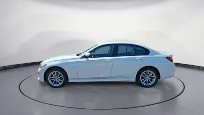 Gebraucht BMW 318 156 PS (114 kW) 2025 Weiß Limousine