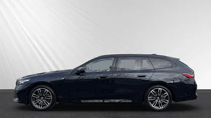 Gebraucht BMW 520 M Sport 208 PS (152 kW) 2025 Schwarz Kombi