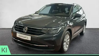 Gebraucht VW Tiguan Life 150 PS (110 kW) 2022 Delfingrau metallic SUV