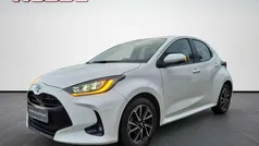 Schneeweiß Gebraucht 2022 Toyota Yaris Comfort Kleinwagen | 17.290 € (Fairer Preis)