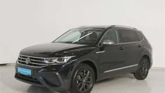Deep black perleffekt Gebraucht 2024 VW Tiguan Allspace Move SUV | 41.980 € (Superpreis)