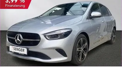 Gebraucht Mercedes B200 Progressive 163 PS (119 kW) 2025 Weiß Van / Kleinbus