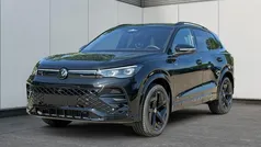 Grenadillschwarz meta.../schwarz Neu 2025 VW Tiguan R-line SUV | 44.830 € (Fairer Preis)