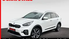 Weiss ((swp) snow white pearl) Gebraucht 2021 Kia Niro Spirit SUV | 21.979 € (Guter Preis)