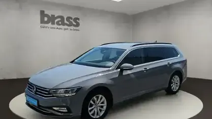 Gebraucht VW Passat Business 150 PS (110 kW) 2023 Mondsteingrau Kombi