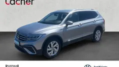Pyritsilber metallic Gebraucht 2024 VW Tiguan Allspace Life SUV | 36.890 € (Guter Preis)