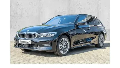 Gebraucht BMW 330e Sport Line 292 PS (214 kW) 2021 Schwarz ii Kombi