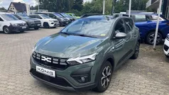 Safarigrüngrau Gebraucht 2023 Dacia Sandero Expression Kleinwagen | 17.497 € (Fairer Preis)