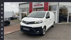 Schaumweiß Gebraucht 2021 Toyota Proace Comfort Van | 21.900 € (Fairer Preis)
