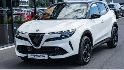 Neu Alfa Romeo Junior Ti 145 PS (106 kW) 2026 Weiss SUV