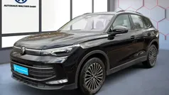 Deep black Gebraucht 2024 VW Tiguan Elegance SUV | 40.950 €