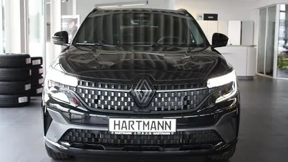 Black pearlschwarz metallic (schwarz) Gebraucht 2025 Renault Austral Iconic Esprit Alpine SUV | 42.998 € (Etwas zu teuer)