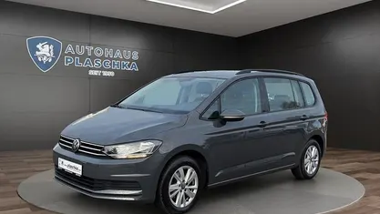 Gebraucht VW Touran Comfortline 122 PS (89 kW) 2022 Delfingrau Van / Kleinbus