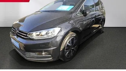 Gebraucht VW Touran Highline 150 PS (110 kW) 2023 Deep black perleffekt Van / Kleinbus