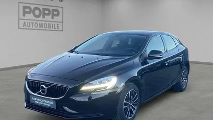 Gebraucht 2017 Volvo V40 Momentum Kombi | 10.850 € (Fairer Preis)