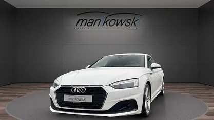 Weiss Gebraucht 2022 Audi A5 Sportback Business Kleinwagen | 29.912 € (Guter Preis)