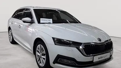 Gebraucht Skoda Octavia First Edition 150 PS (110 kW) 2020 Candyweiß uni Kombi