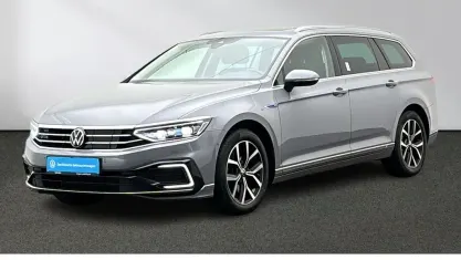 Gebraucht VW Passat GTE 218 PS (160 kW) 2023 Mondsteingrau Kombi