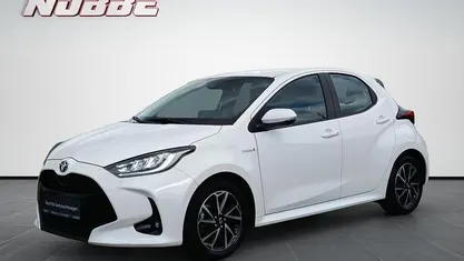 Gebraucht Toyota Yaris Hybrid Comfort 116 PS (85 kW) 2021 Weiß Kleinwagen