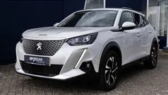 Weiß Gebraucht 2021 Peugeot e-2008 Allure SUV | 15.850 € (Guter Preis)