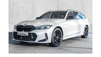 Gebraucht BMW 330e M Sport 360 PS (264 kW) 2024 Kombi