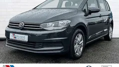 Grau Gebraucht 2023 VW Touran Comfortline Van / Kleinbus | 25.250 € (Superpreis)