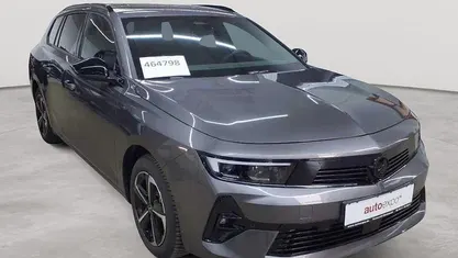 Vulkan grau metallic Gebraucht 2024 Opel Astra Kombi | 22.590 € (Guter Preis)