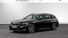 Saphirschwarz metallic Gebraucht 2024 BMW 330e M Sport Kombi | 49.499 € (Fairer Preis)