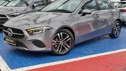 Metalliclack mountaingrau Gebraucht 2024 Mercedes A180 Progressive Limousine | 28.190 € (Fairer Preis)