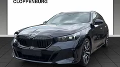 M carbonschwarz Neu 2025 BMW 540 M Sport Kombi | 84.780 € (Fairer Preis)