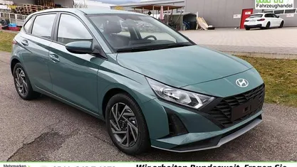 Mangrove green minerale... Neu 2025 Hyundai i20 Select Kleinwagen | 19.409 € (Fairer Preis)