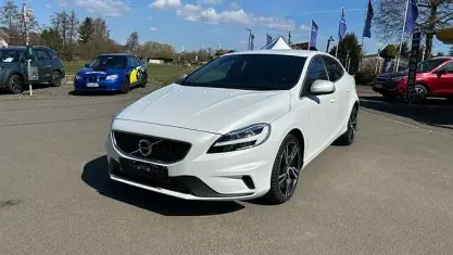 Gebraucht Volvo V40 R-Design 152 PS (111 kW) 2019 Weiß Kombi